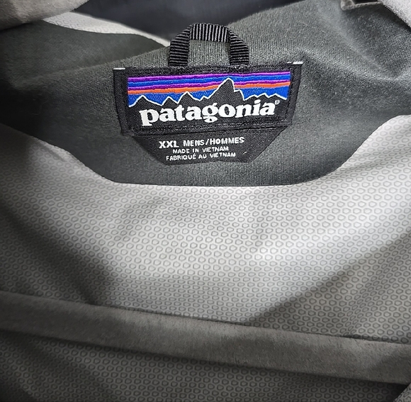 Patagonia Men's Black Windbreaker Jacket - Picture 9 of 14